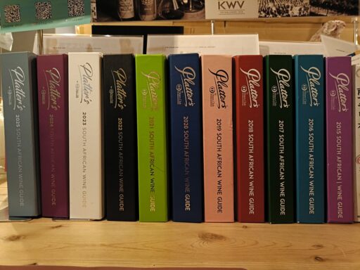 南アフリカワインガイドブック「プラッターズワインガイド2026」12月初旬発売!おススメ多数!